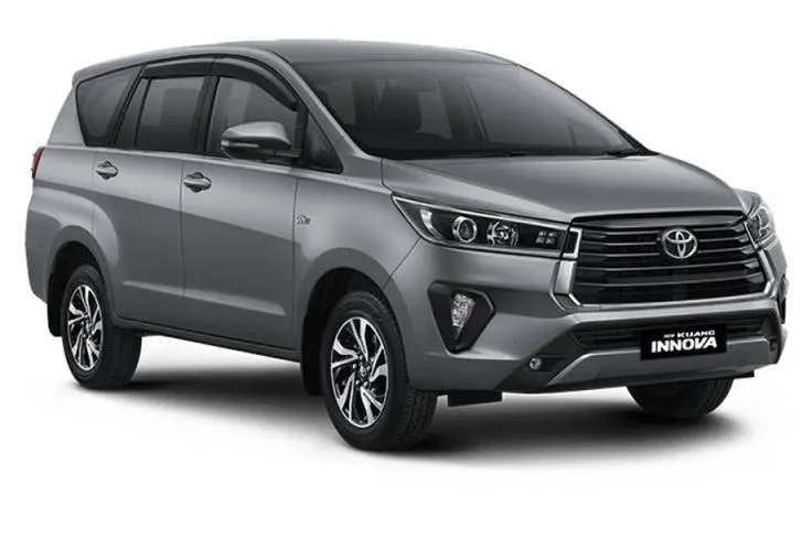 Toyota Innova taxi on rent in Mathura Vrindavan
